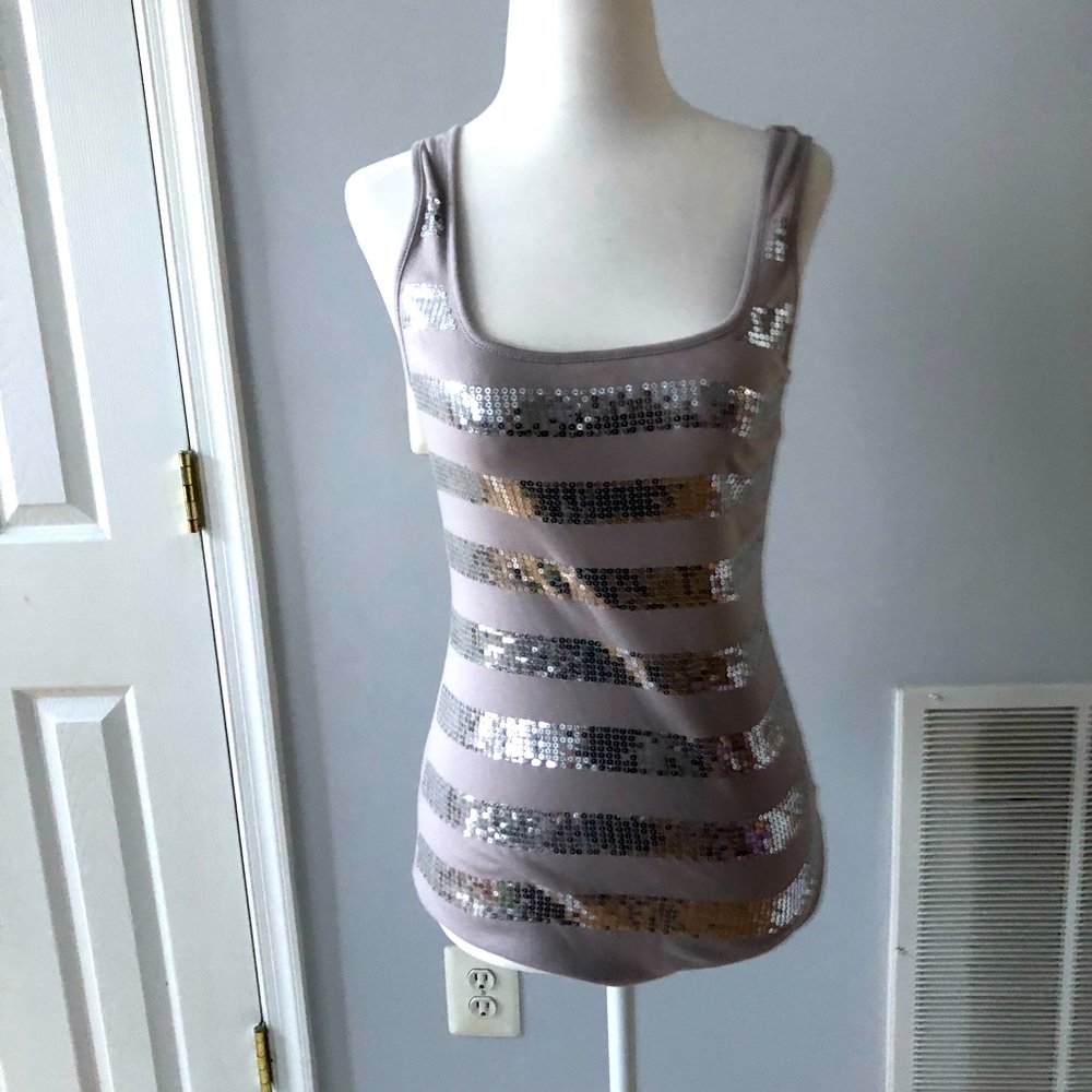 Old navy silver and gray color tank top. Size Sp